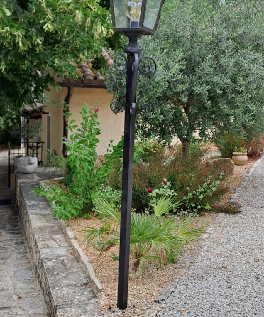 Les Deux Tilleuls Sablet France